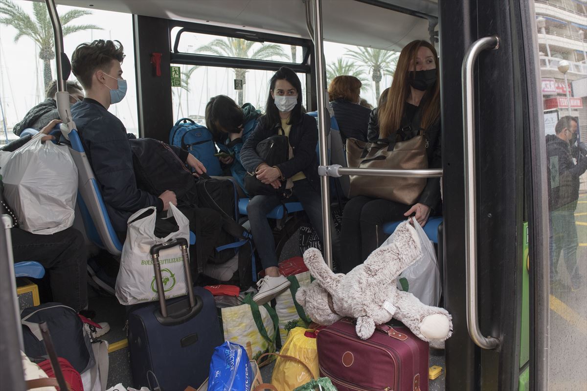 Un autobús con los ucranianos que han huido de su país