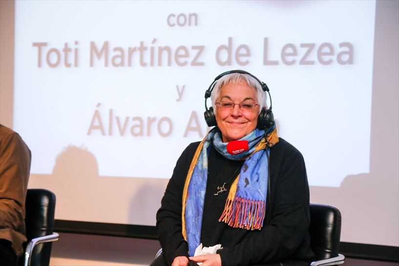 Toti Martinez de Lezea, escritora