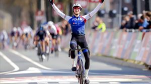 La italiana Marta Cavalli, ganadora del Amstel Gold Race 2022