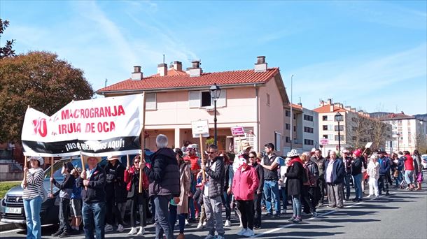 Protesta contra las macrogranjas. Foto: Plataforma No Macrogranja en Iruña de Oca