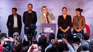 Los principales candidatos derrotados piden frenar a Le Pen en la segunda vuelta