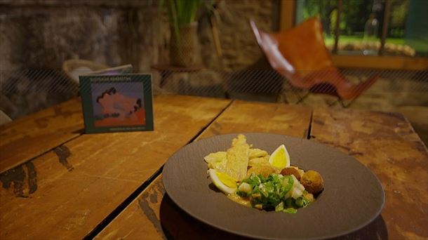 Bijilia lapikokoa zerba penkekin eta eltzeko bolekin