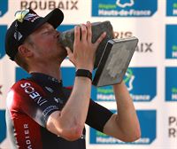 Paris-Roubaix klasikoa, igandean, zuzenean, eitb.eus-en eta ETBn