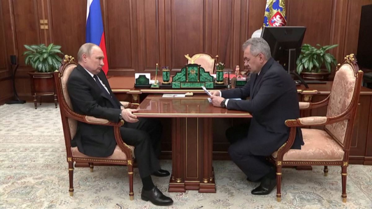 Vladimir Putin y elministro de Defensa de Rusia, Serguéi Shoigú, reunidos.