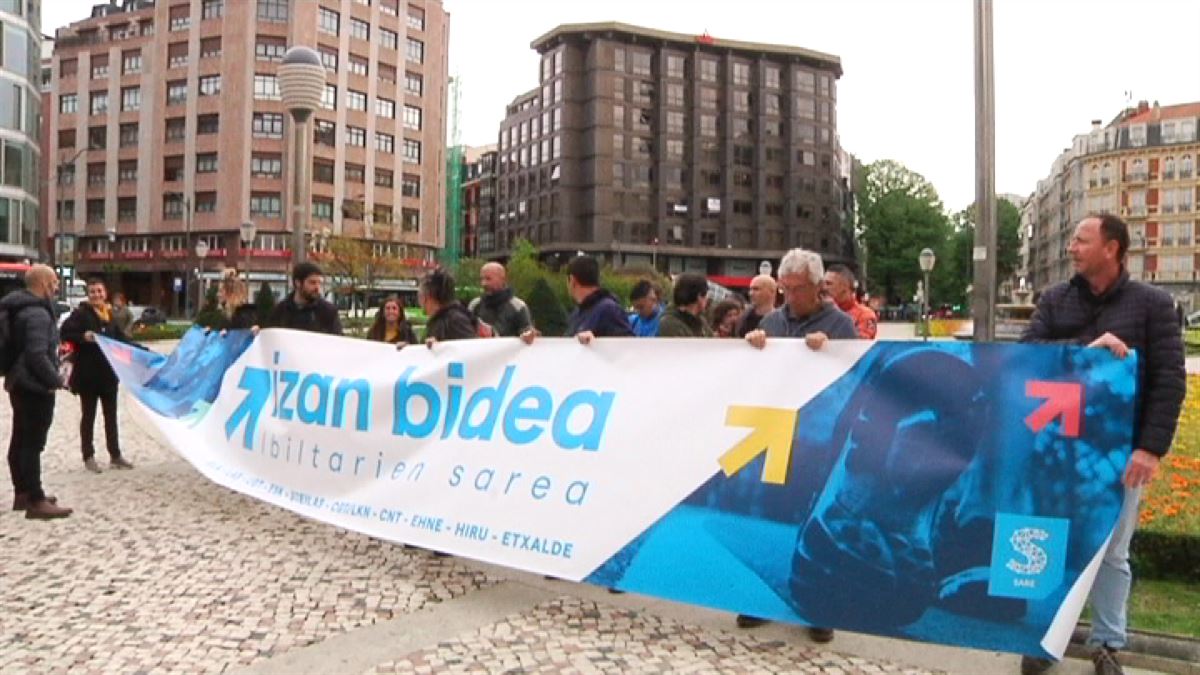 Concentración realizada por los sindicatos en el centro de Bilbao.