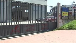 Errusiaren aldeko pintadak egin dituzte Lezamako biltegi batean eta Bizkaiko PSE-EEren hiru egoitzatan