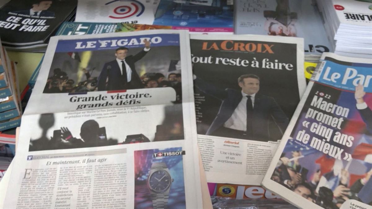Los quioscos se llenan con portadas de Macron
