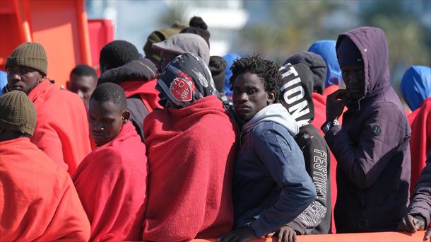 "Afrikako migratzaile gehienak kontinentean bertan geratzen dira; %15 etortzen dira Europara"
