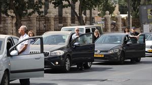 Israel bi minutuz gelditu da Holokaustoaren biktimak oroitzeko