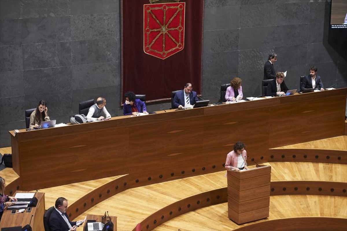 El Parlamento de Navarra, durante la sesión plenaria de hoy. 