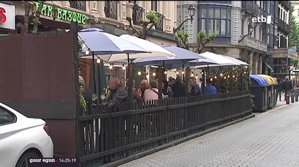 Una terraza de Bilbao. Una foto sacada de un vídeo de EITB Media.