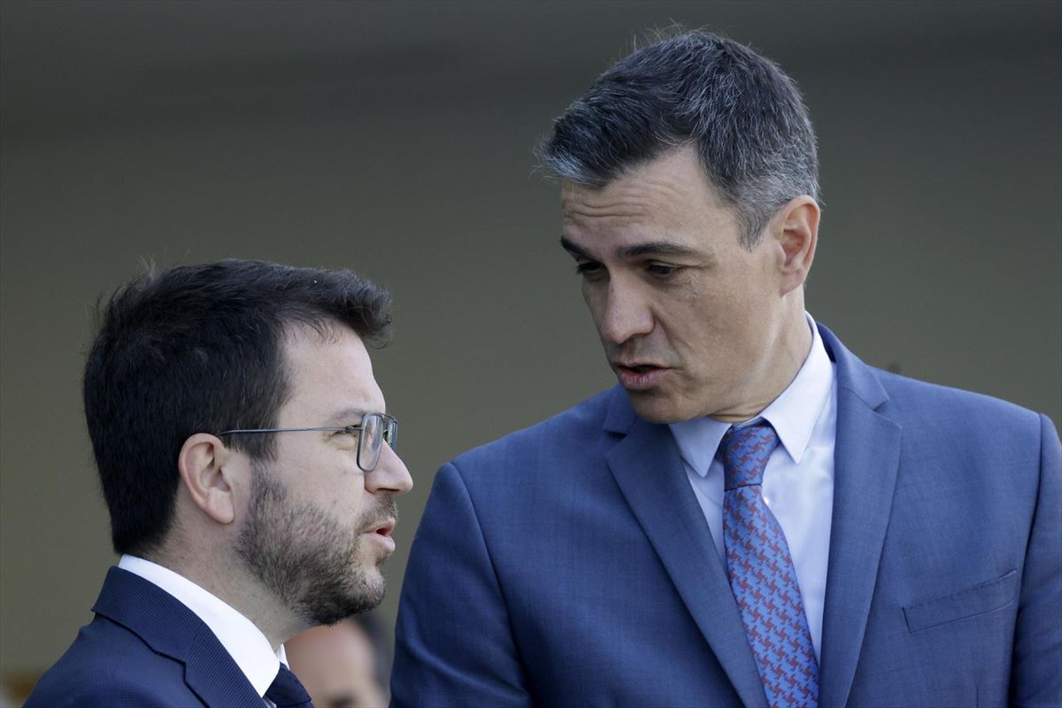 Pere Aragonés junto a Pedro Sánchez, hoy. Foto: EFE.
