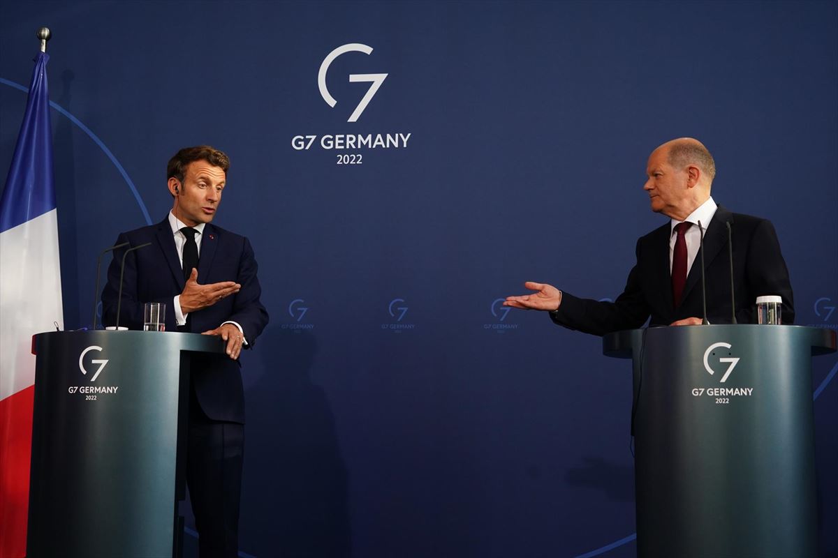 El canciller alemán, Olaf Scholz, y el presidente francés, Emmanuel Macron. Foto: EFE