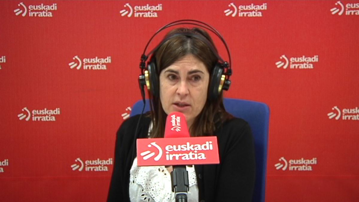 Miren Gorrotxategi, Radio Euskadin eskainitako elkarrizketan. Argazkia: EITB Media