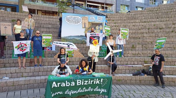 Araba Bizirik llama a manifestarse en defensa del territorio