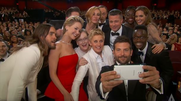 2014ko Oscar sarietako selfie ezaguna. YouTubeko bideo batetik ateratako irudia