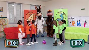 ''Hartu panpina'' jolasean aritu dira Ermitaberri eskolako haurrak