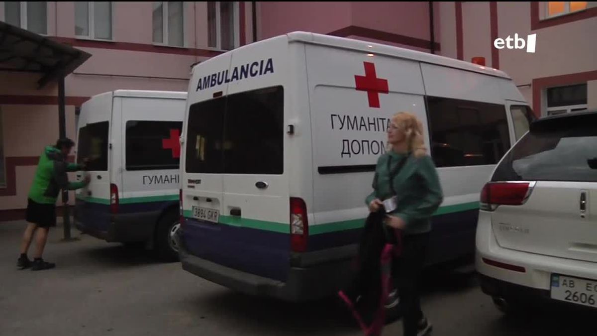 Las ambulancias ya han llegado a la ciudad de Vinnitsa. Foto extraída de un vídeo de EITB MEDIA.