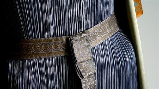 El vestido Delphos: la insospechada modernidad de una túnica de la Grecia clásica 