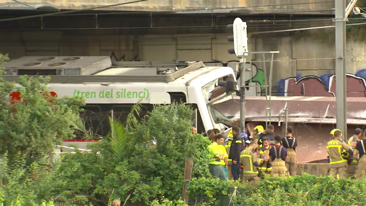 El maquinista del tren de viajeros ha fallecido. Imagen extraída del vídeo.