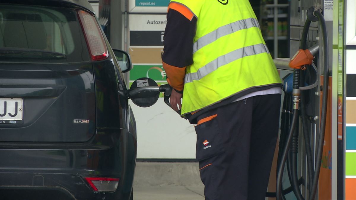 La gasolina sigue subiendo de precio. Imagen extraída de un vídeo de EITB MEDIA.