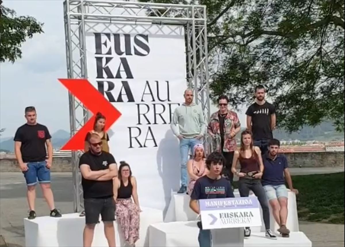 Presentación en Pamplona/Iruña de la manifestación "Euskara Aurrera"