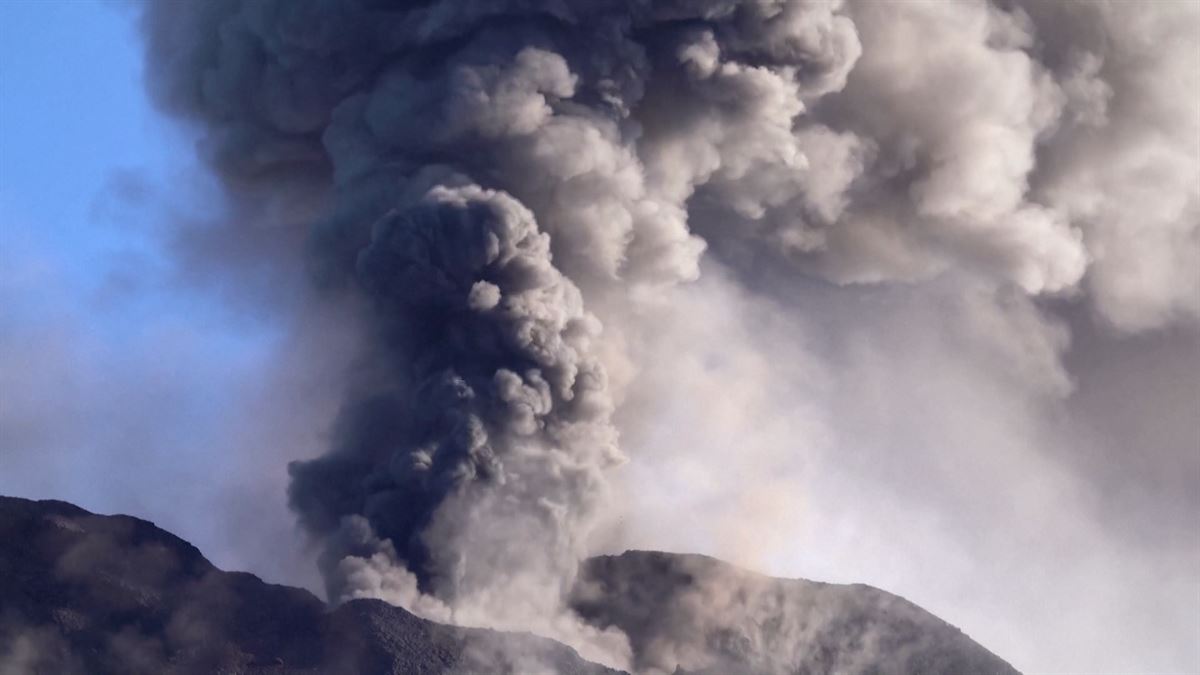 Erupción del Etna. Imagen obtenida de un vídeo de Agencias.