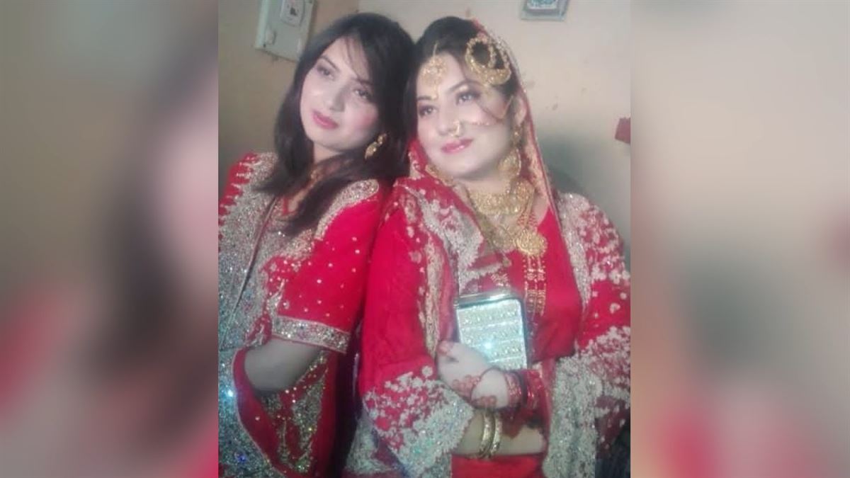 Aneesa y Arooj Abbas, las dos jóvenes asesinadas en Pakistán. 