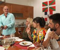 De cena en el txoko de los vascos de Bávaro y de fiesta por Punta Cana con Iñigo, de San Sebastián