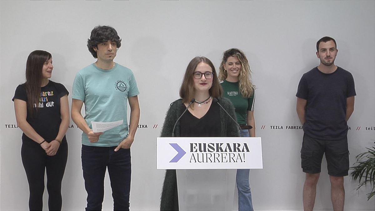 Los portavoces de la iniciativa Euskara Aurrera. Foto: EITB Media