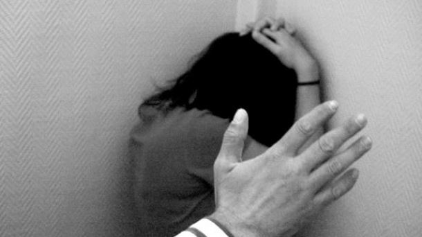 Detenido un hombre de 44 años por agredir a su pareja