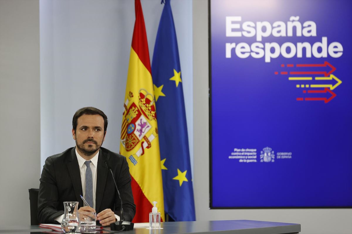 Alberto Garzon Espainiako Kontsumo ministro ohia, artxiboko irudi batean