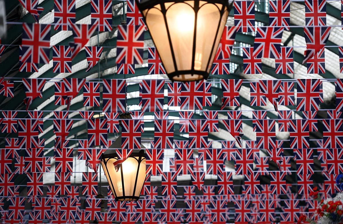 Banderas en Londres. Foto: EFE.