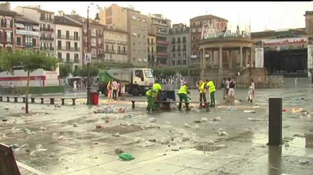 Polémica sobre la colocación de barras de bar en la Plaza del Castillo durante los Sanfermines