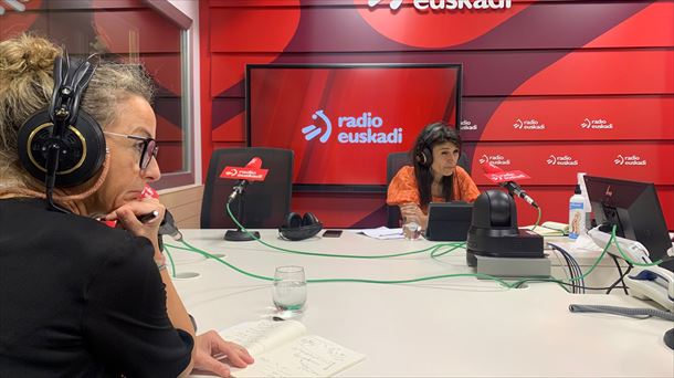 Patricia Campelo (PSE) y Nerea Melgosa (PNV) en los estudios de Bilbao de Radio Euskadi. Foto: EITB 