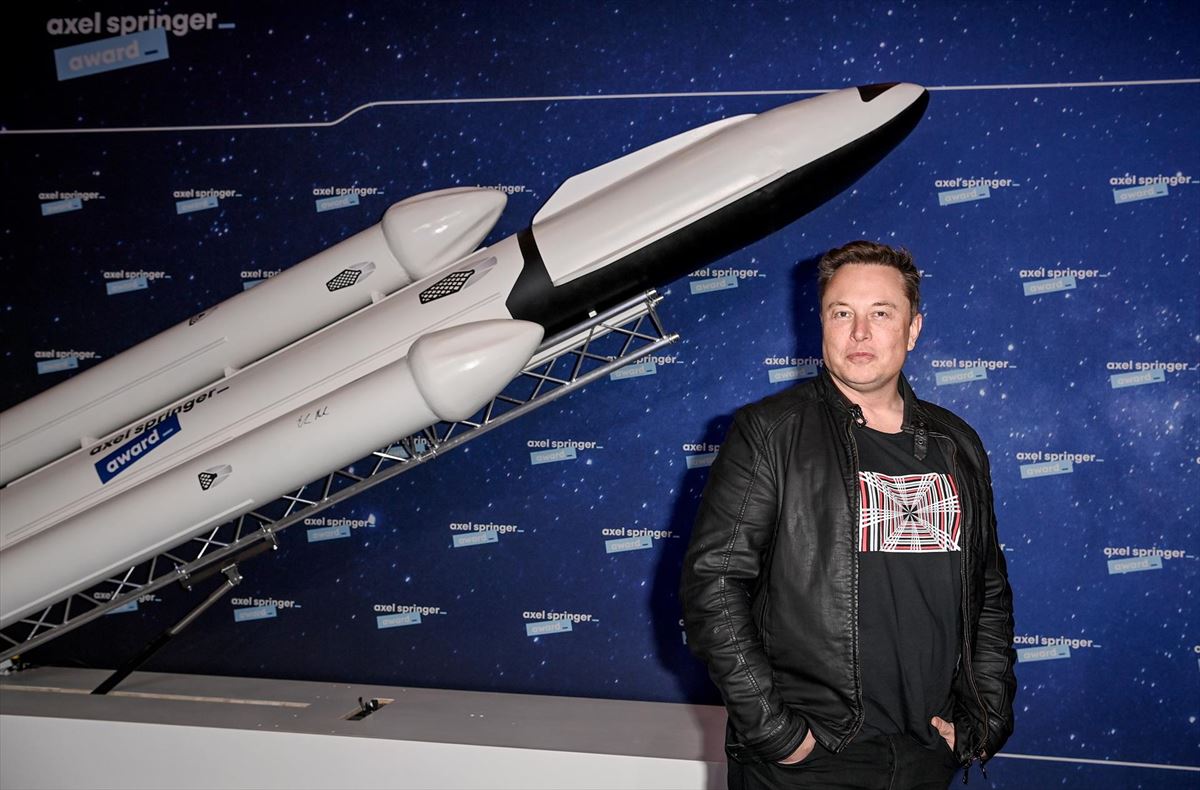 Elon Musk handi-mandia. Argazkia: EFE