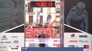 Helene Alberdi y Antonio Benito, vencedores en el Triatlón de Zarautz