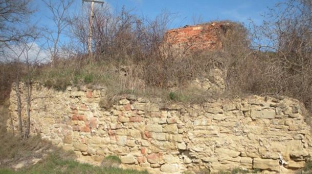 Las ruinas de la Fábrica de Yesos de Hoyos en Salinas de Añana