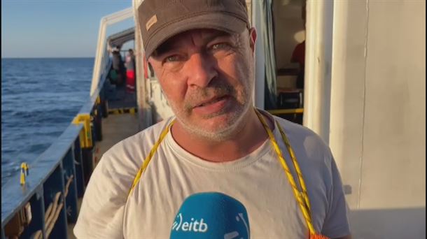 Óscar Fernández, capitán del Aita Mari: "Prefieren morir en el mar antes que volver a Libia"