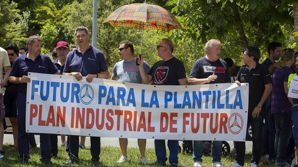 Trabajadores de Mercedes Benz Vitoria. Foto: EFE