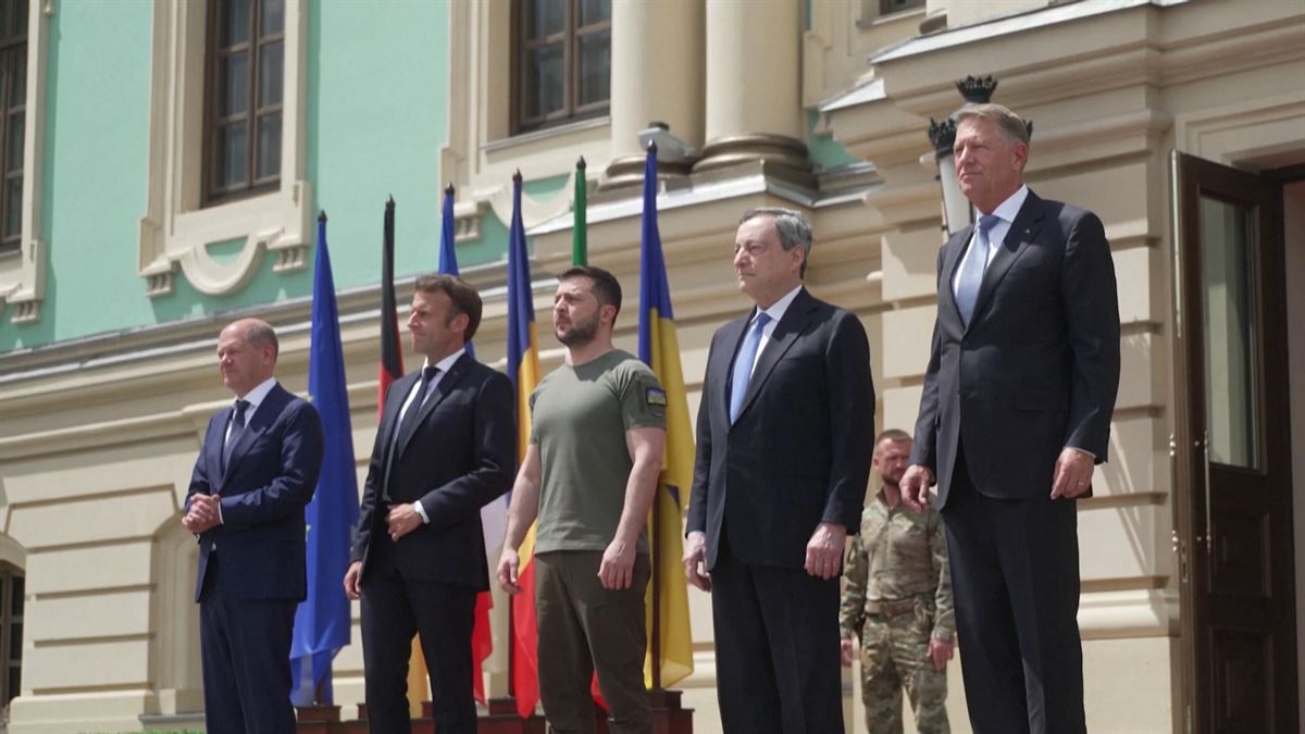 Klaus Iohannis, Mario Draghi, Volodimir Zelenski, Emmanuel Macron y Olaf Scholz en Kiev. Foto: EFE