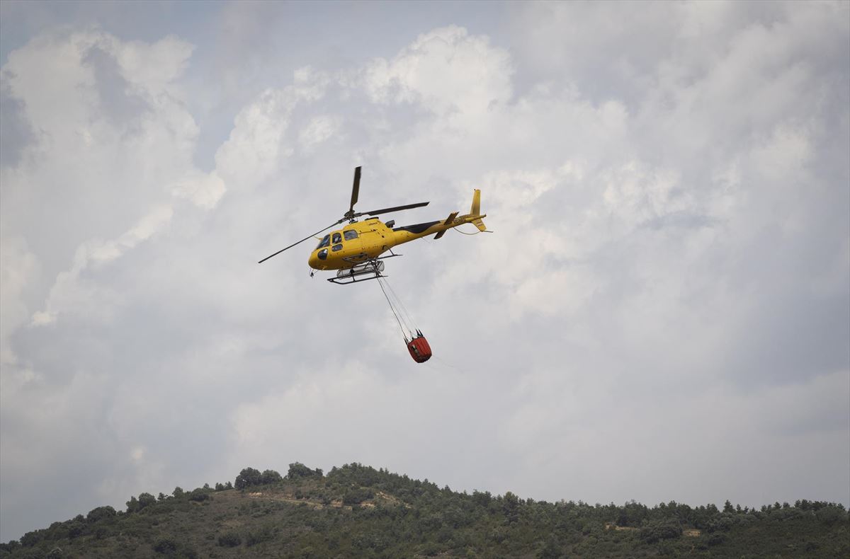 Helicóptero en Gallipienzo. Foto: EFE