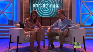 Hipnosi saio bat egin du Maddalen Arzallusek, Iñaki Olaskoaga psikologoarekin