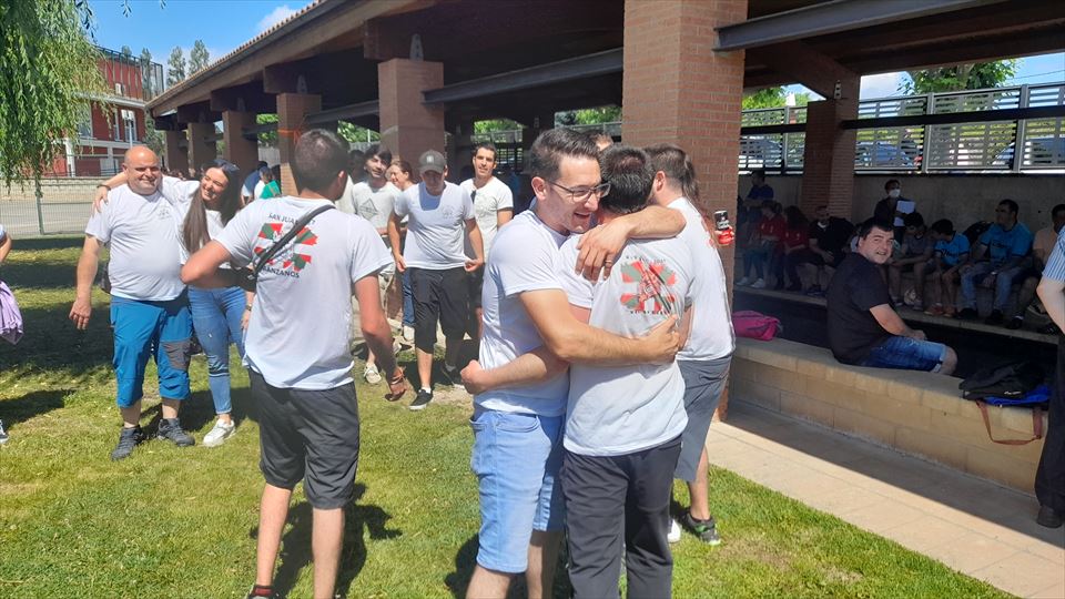 4.-El equipo del concejo de Manzanos revalidó su triunfo en la Categoría B