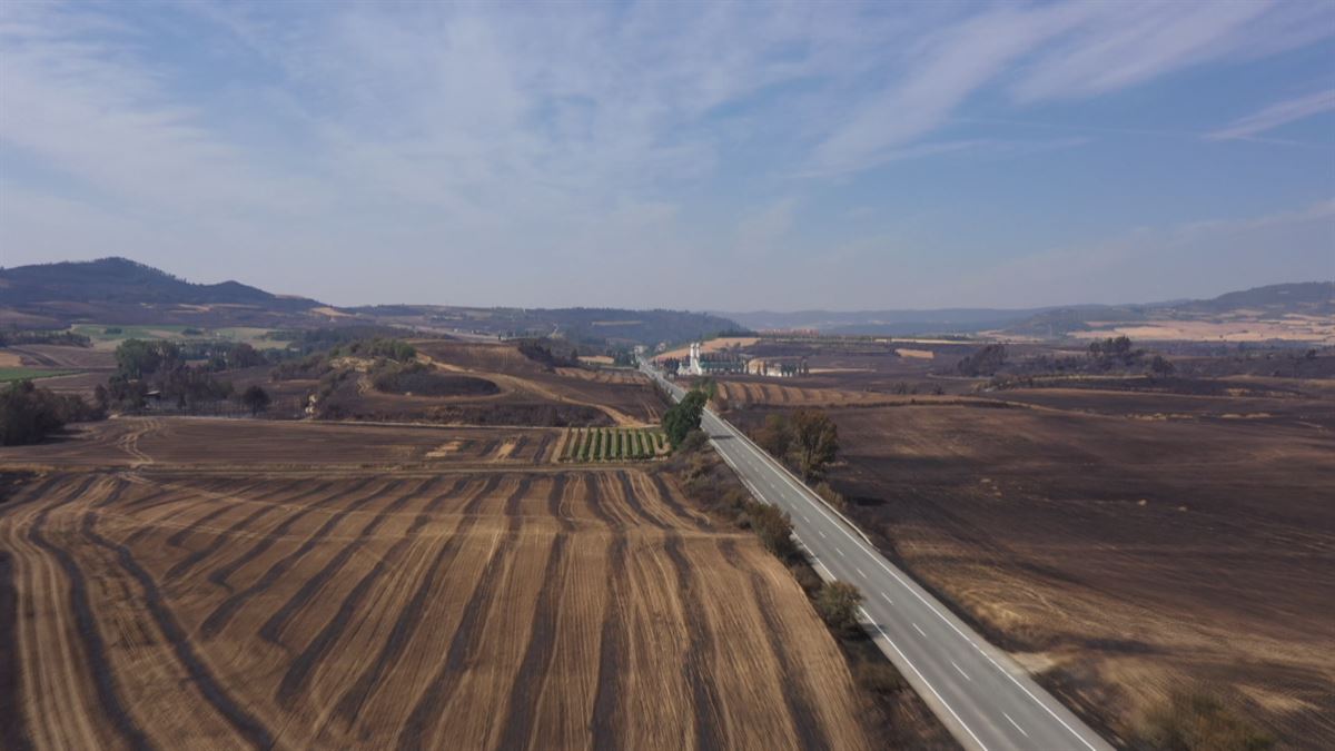 Imágenes grabadas con dron de las zonas devastadas por los incendios en Navarra