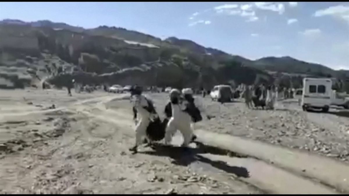 Lurrikara Afganistanen.