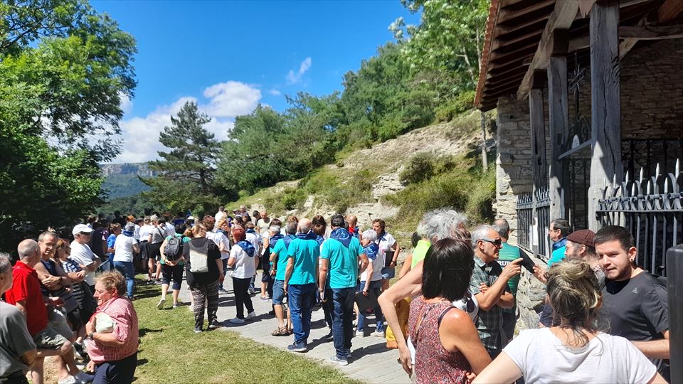 1.- Numerosa gente acudió a la Romería de la Trininidad tras los dos años de parón por la pandemia