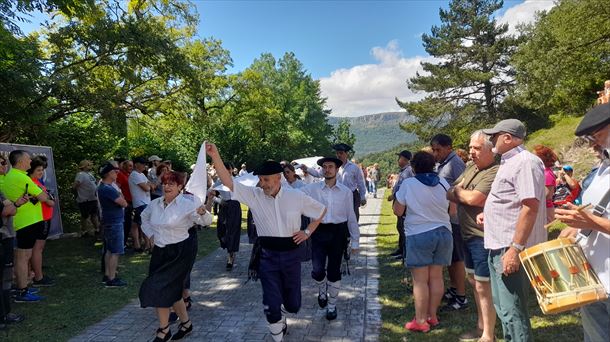 6.-Baile de recibimiento de las autoridades