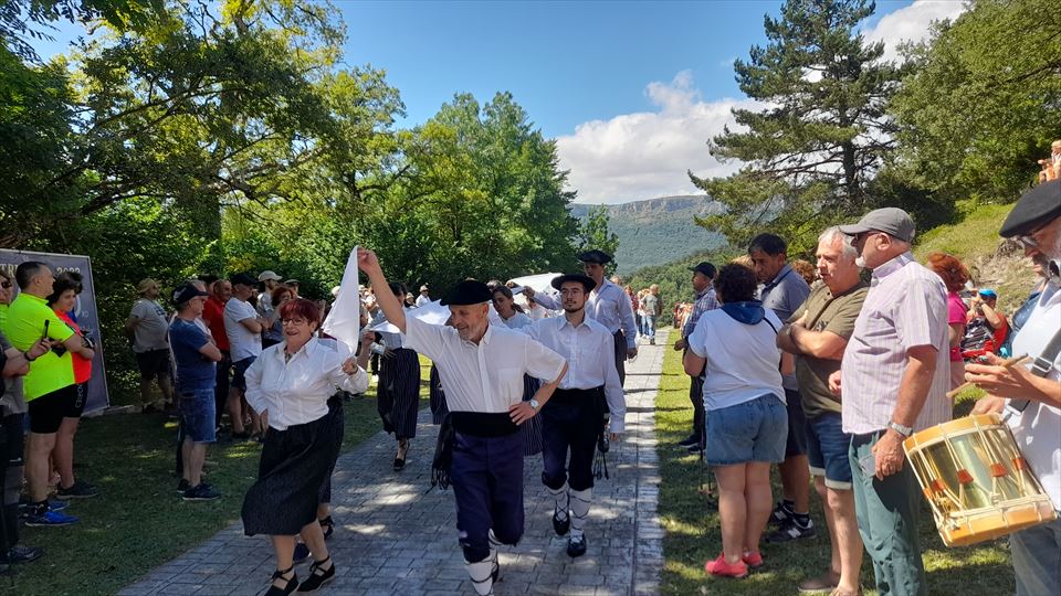 6.-Baile de recibimiento de las autoridades