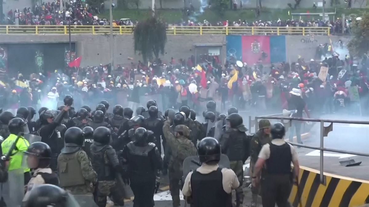 Protestak Ekuadorren.